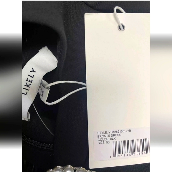 $268 Likely Women's Black Sweetheart Short Sleeve Midi Sheath Dress Size 00 - Picture 3 of 3